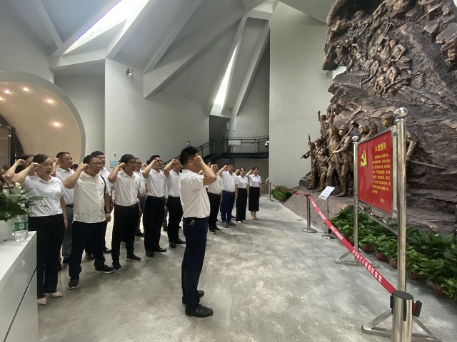 汽車(chē)工程系黨總支赴水口山工人運(yùn)動(dòng)紀(jì)念館開(kāi)展主題黨日活動(dòng)